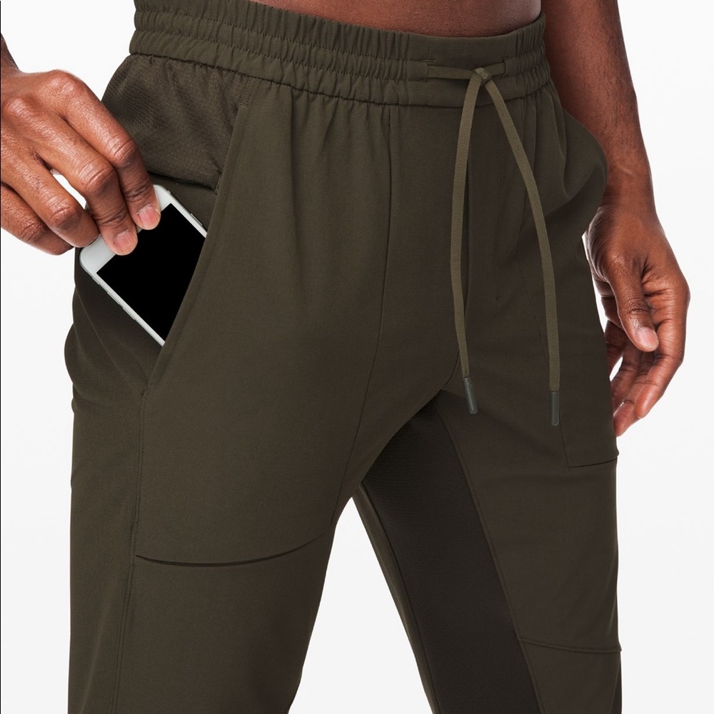 Lululemon License to Train Jogger 29” (M)